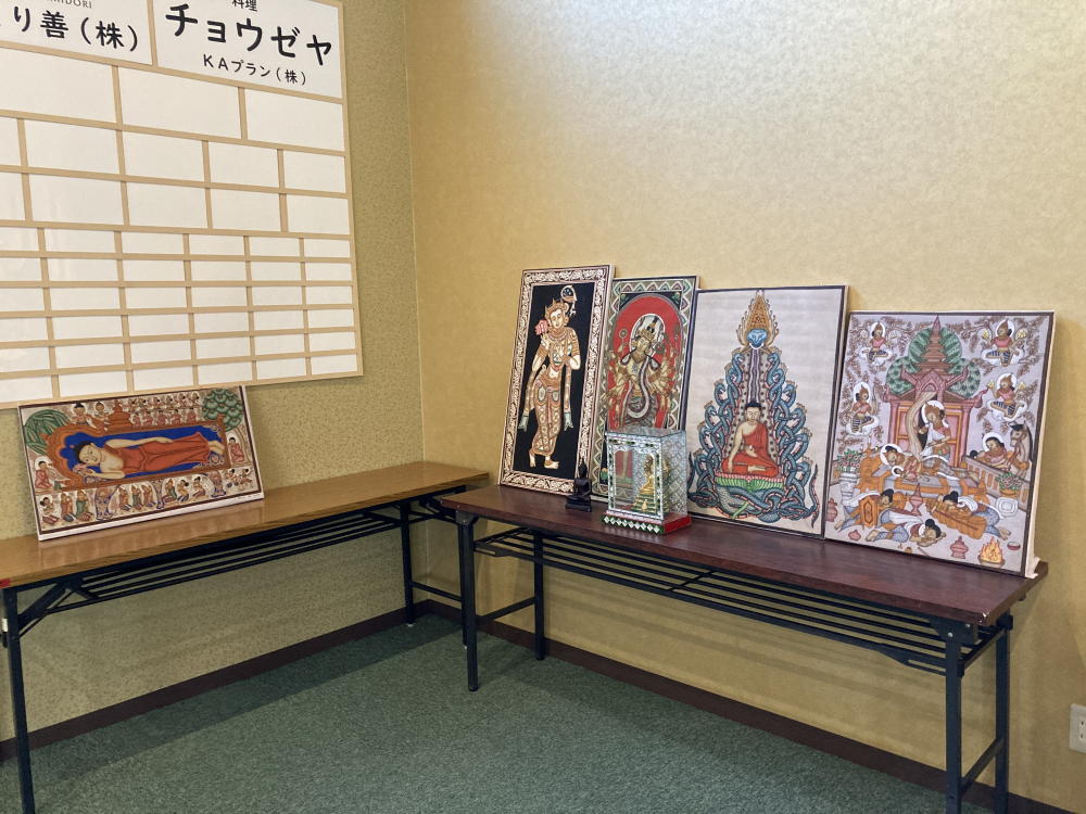 三宅漢方医院から寄贈したミャンマーの仏画